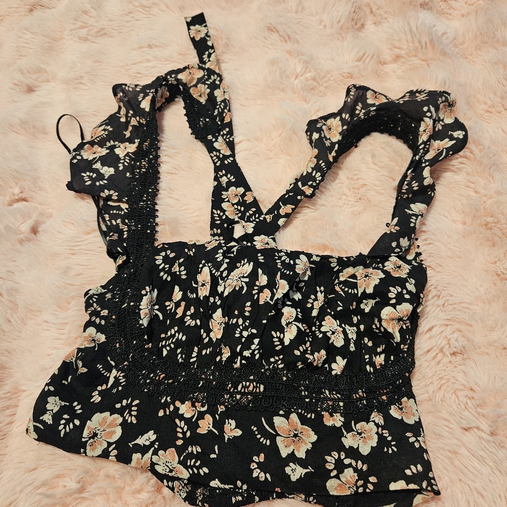 FREE PEOPLE Bijou Smocked Black Floral Cropped Top Boho Shirt SIZE 2 NEW - Picture 4 of 4